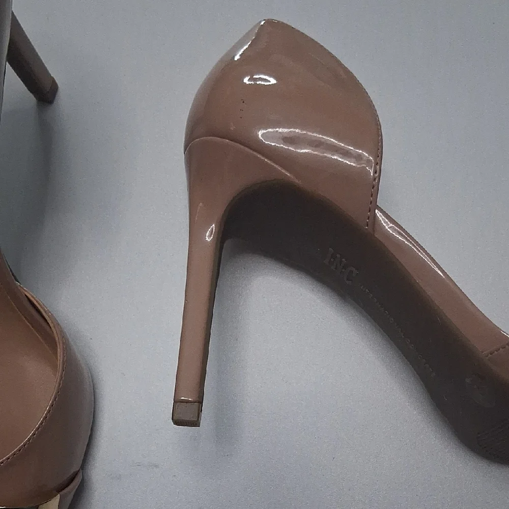 Chic Tan Heels with Gold Accent - Picture 4 of 6